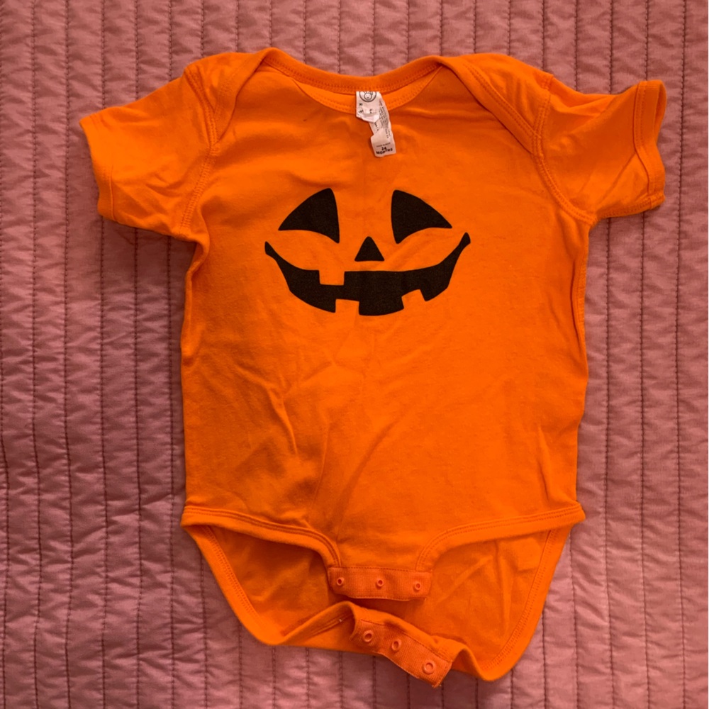 Jack-o’-lantern onesie - size 24m